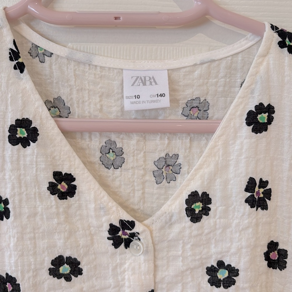 Zara Girls Dress w Small Cut out Detail at waist